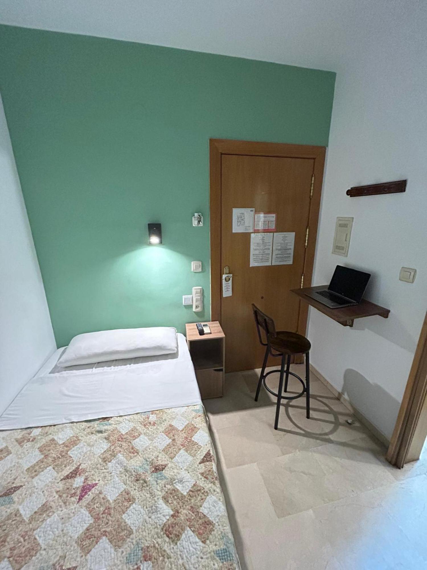 Hostal El Olivo Granada Bagian luar foto