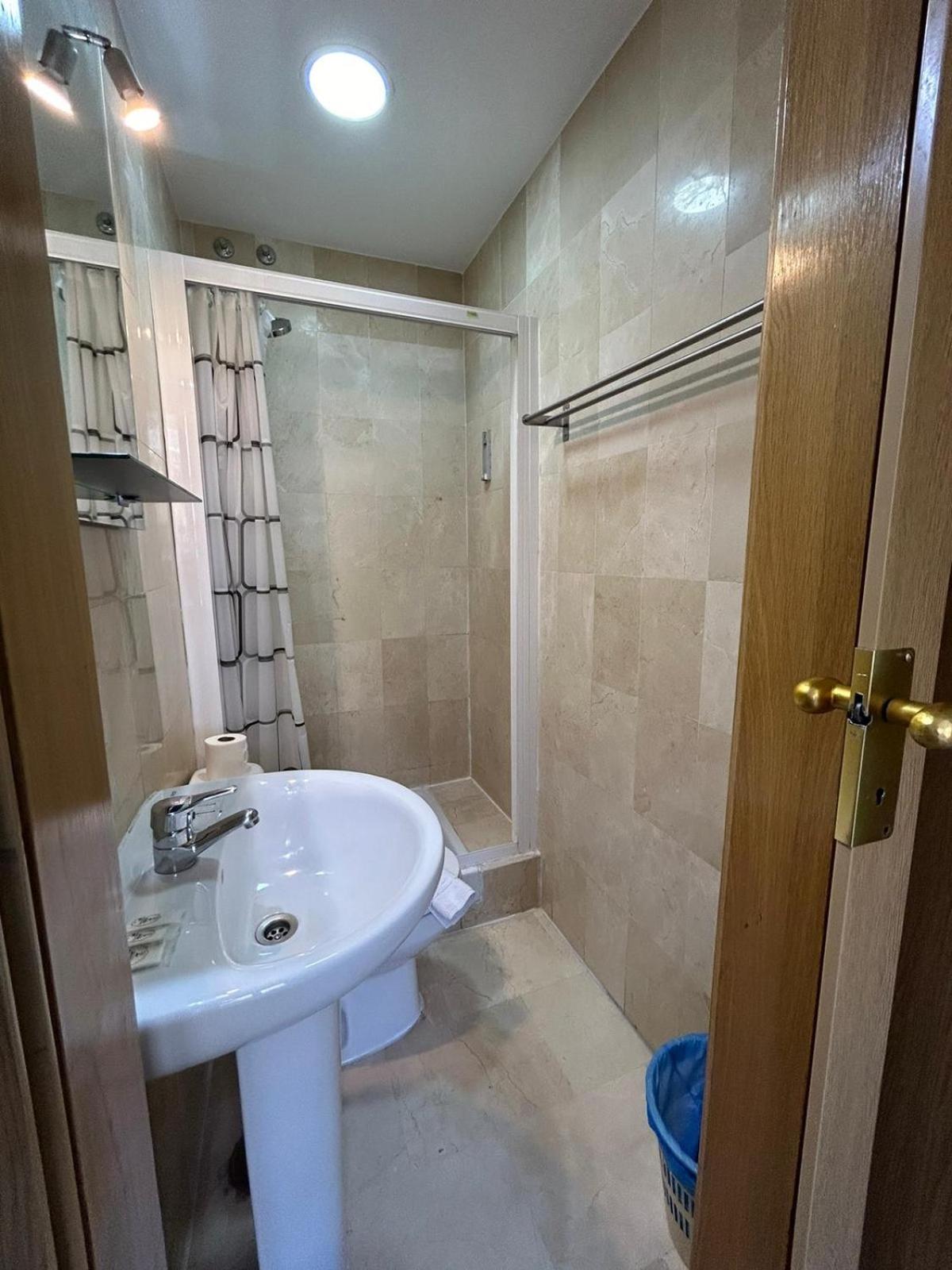 Hostal El Olivo Granada Bagian luar foto