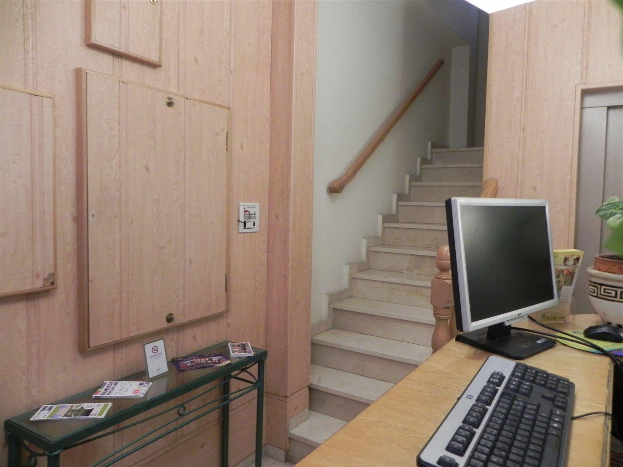 Hostal El Olivo Granada Bagian luar foto